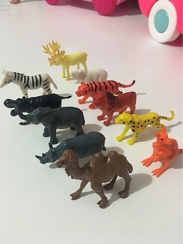 11 adet küçük hayvan 1 adet büyük zebra
