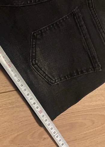 Düğmeli Siyah Mini Kadın Denim Şort - Görsel 5