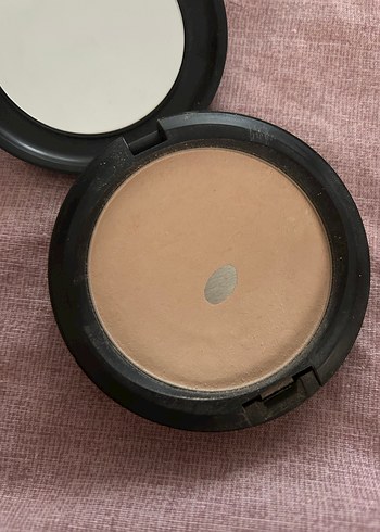 MAC Pressed Pudra - Koyu Bej - Görsel 3