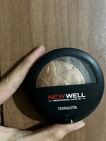 New Well New Well bronzer