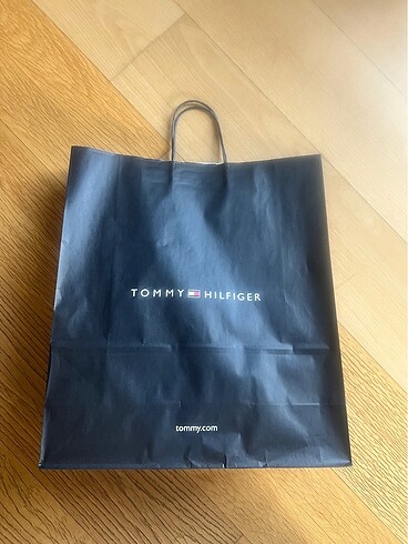  Beden Renk Tommy Hillfiger buyuk boy karton canta