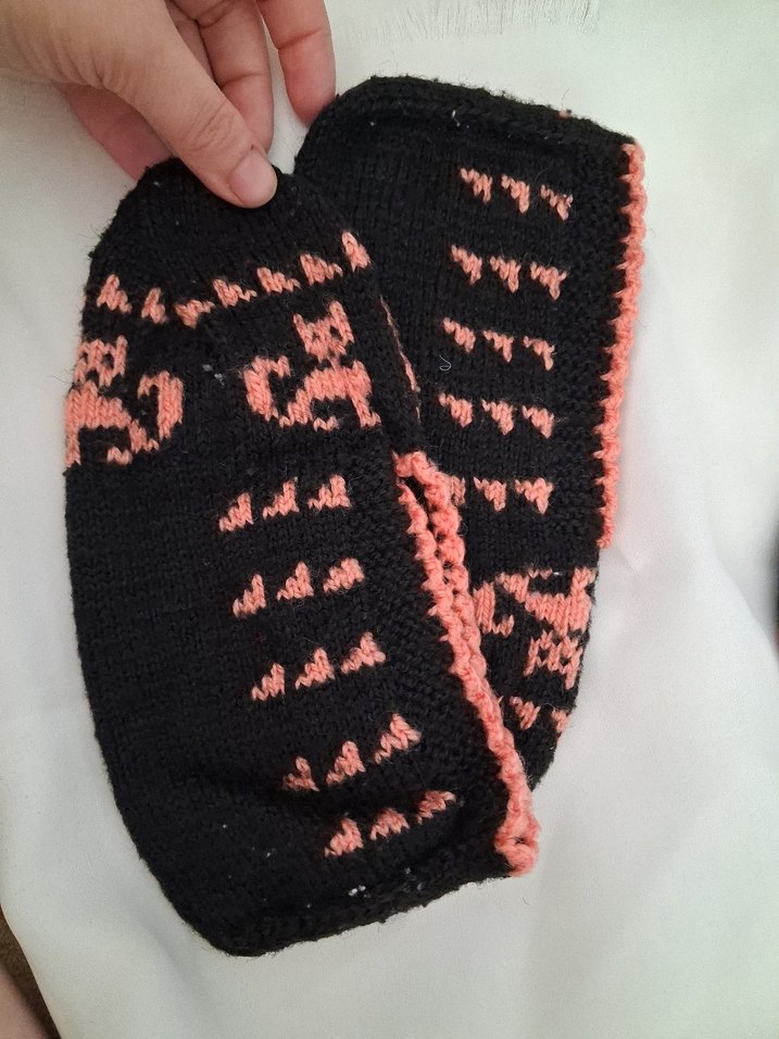 Çeyizlikk veya günlük kullanım Siyah Örgü Çorap - Görsel 3