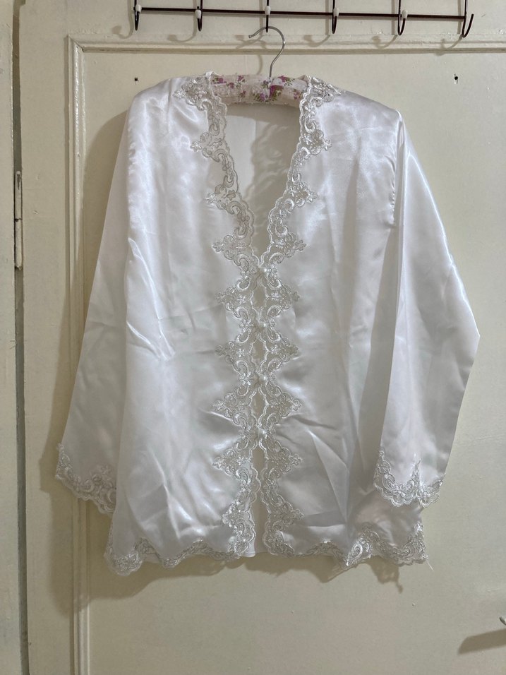 İşlemeli Beyaz Uzun Kadın Sabahlık - Görsel 5