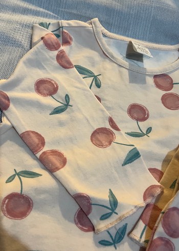 Beyaz Kiraz Desenli Kız Çocuk Uzun Kollu Pamuklu Tişört - Görsel 3