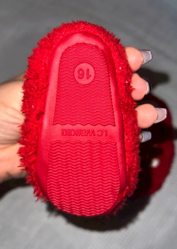 Kız Çocuk Kırmızı Nakışlı Örgü Terlik - Görsel 2