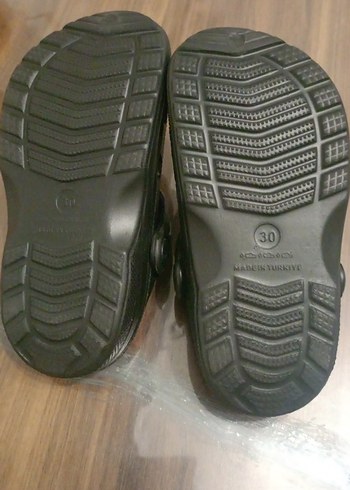 Erkek Çocuk Siyah Baskılı Tokalı Terlik - Görsel 3