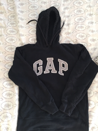 Klasikleşmiş GAP sweatshirt kışa hazırlık için indirimde!