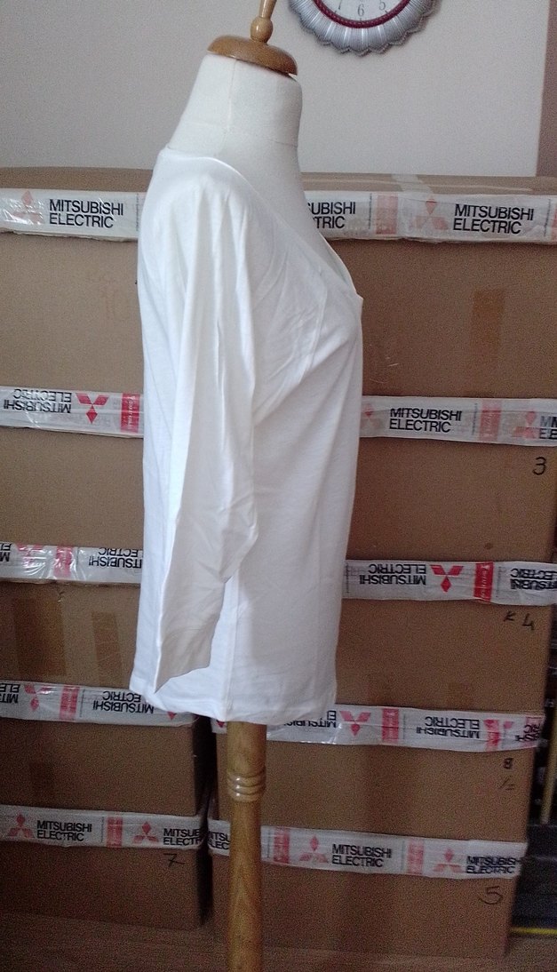 Uzun Kollu Beyaz Tişörtü - Görsel 5