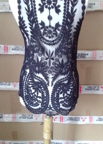 Dantel İşlemeli Siyah Kolsuz Midi Yelek - Görsel 7