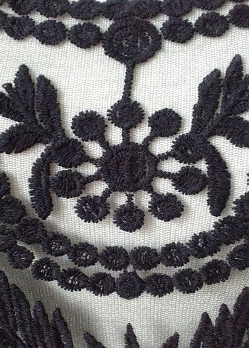 Dantel İşlemeli Siyah Kolsuz Midi Yelek - Görsel 4