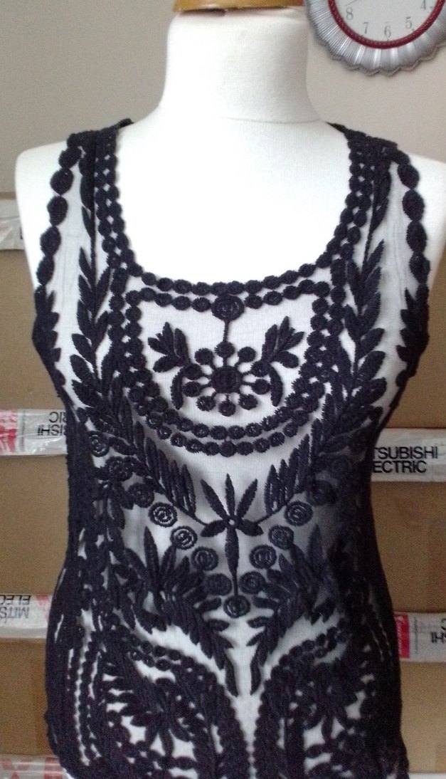 Dantel İşlemeli Siyah Kolsuz Midi Yelek - Görsel 2