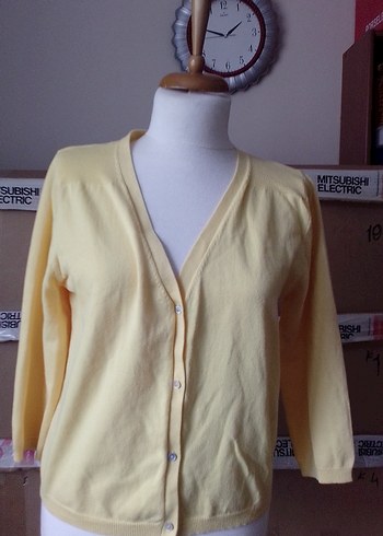 Sarı V Yaka Pamuklu Düğmeli Hırka - Görsel 2