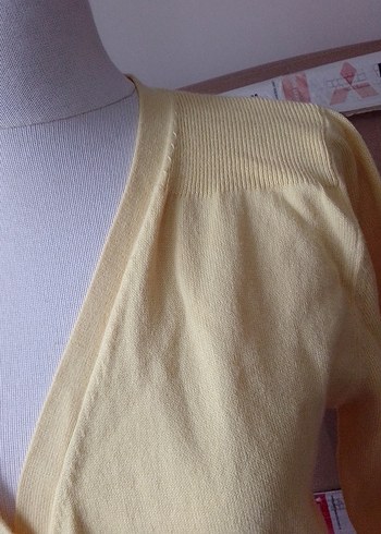 Sarı V Yaka Pamuklu Düğmeli Hırka - Görsel 5