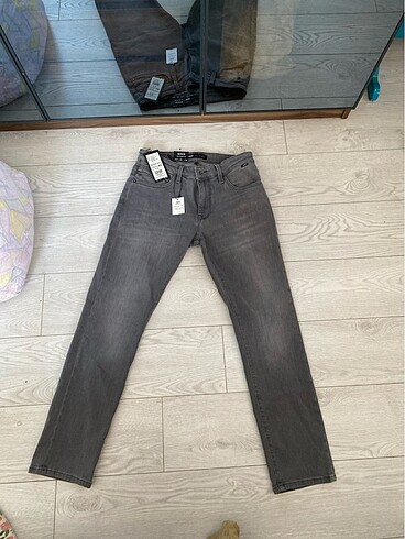 Sıfır mavi jeans