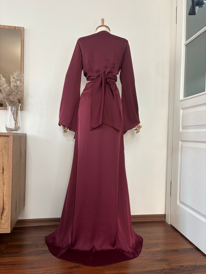 Bordo Uzun yırtmaçlı etek ve bağlama detaylı bluz - Görsel 4