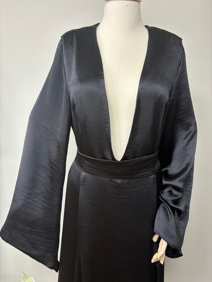 Siyah V Yaka Uzun Kollu  Elbise - Görsel 2