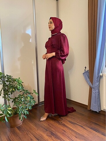 İpek tesettür abiye kuyruklu