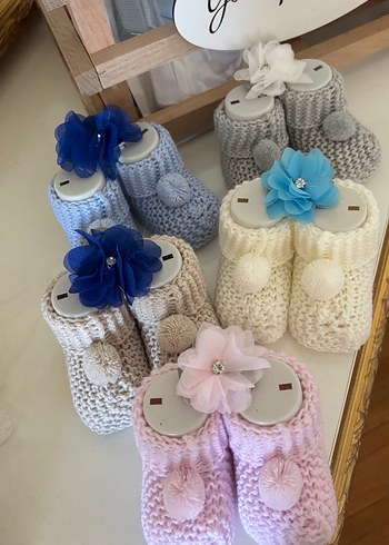 Renkli Nakışlı Kız Bebek Örgü Patik - Görsel 6