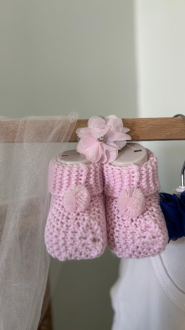 Renkli Nakışlı Kız Bebek Örgü Patik - Görsel 2