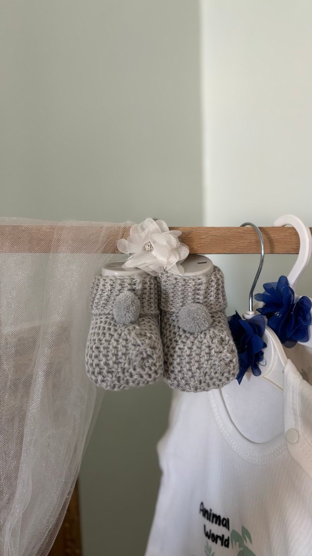 Renkli Nakışlı Kız Bebek Örgü Patik - Görsel 4