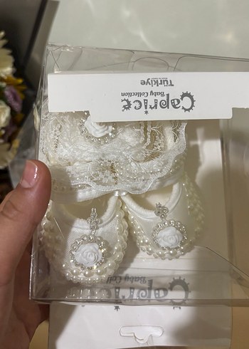 Kız Bebek Beyaz Örgü Dantelli Nakışlı Patik - Görsel 4