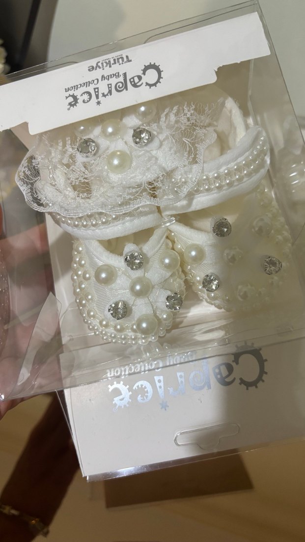 Kız Bebek Beyaz Örgü Dantelli Nakışlı Patik - Görsel 5