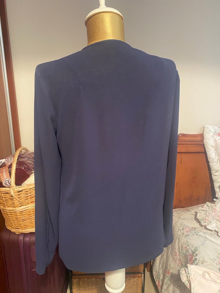 Kadın Lacivert V Yaka Dökümlü Bluz - Görsel 2