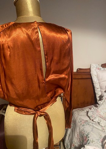 Drapeli saten bluz - Görsel 2