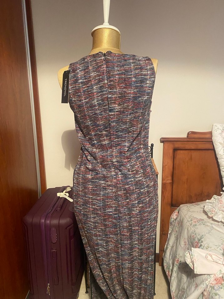 Kolsuz uzun elbise - Görsel 3