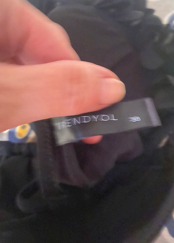 Siyah Fırfırlı Strappy Bikini Üstü - Görsel 6