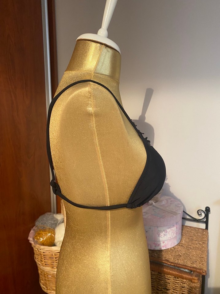 Siyah Fırfırlı Strappy Bikini Üstü - Görsel 5