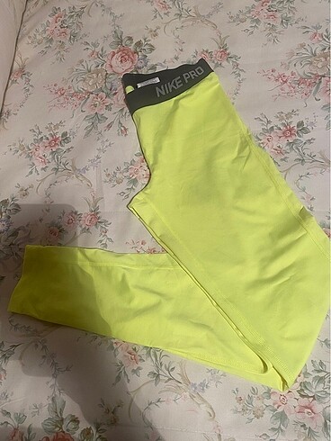 Nike Pro