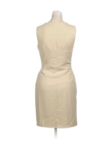 38 Beden PreLoved Kısa Elbise %70 İndirimli.