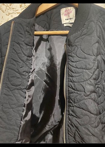 Koton Siyah Fermuarlı Midi Ceket - Görsel 3