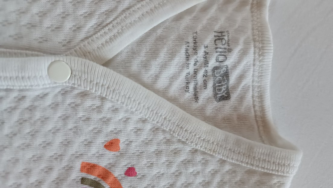 Kız Çocuk Beyaz Nakışlı Düğmeli Yelek - Görsel 2