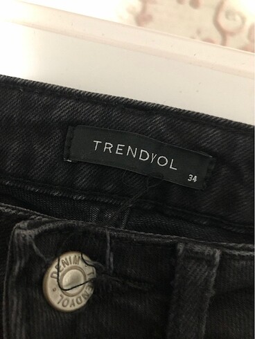 Trendyol & Milla Siyah Jean