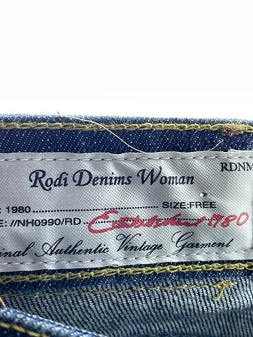 34 Beden çeşitli Renk Rodi Mood Mini Şort %70 İndirimli.