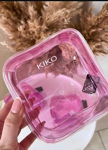 MAC Kiko makyaj çantası sıfır ürün etiketli