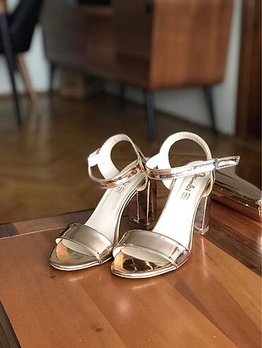 Rose gold topuklu ayakkabı
