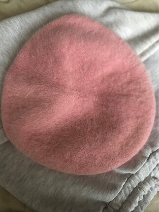 Pembe ressam şapka