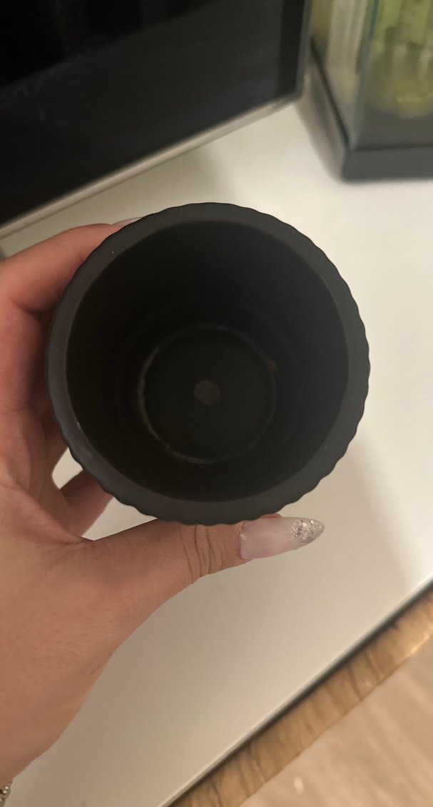 Siyah Renkli Kabartmalı Vazo - Görsel 2