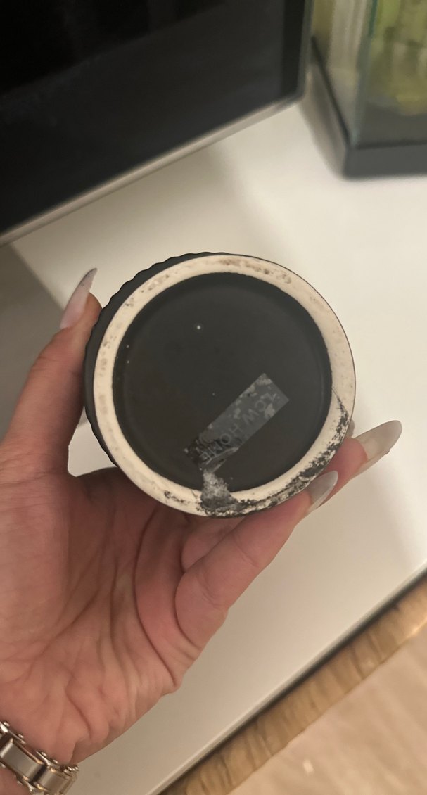 Siyah Renkli Kabartmalı Vazo - Görsel 3