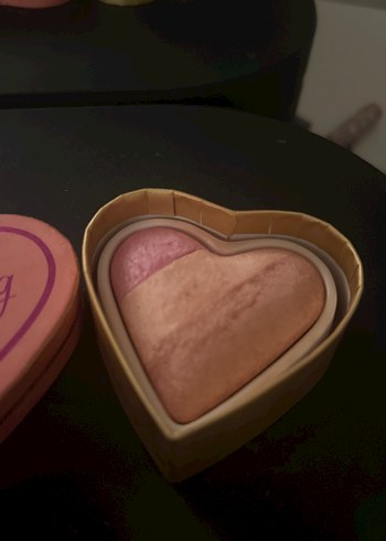 Kalp Şeklinde Parlak Pembe Allık - Görsel 2