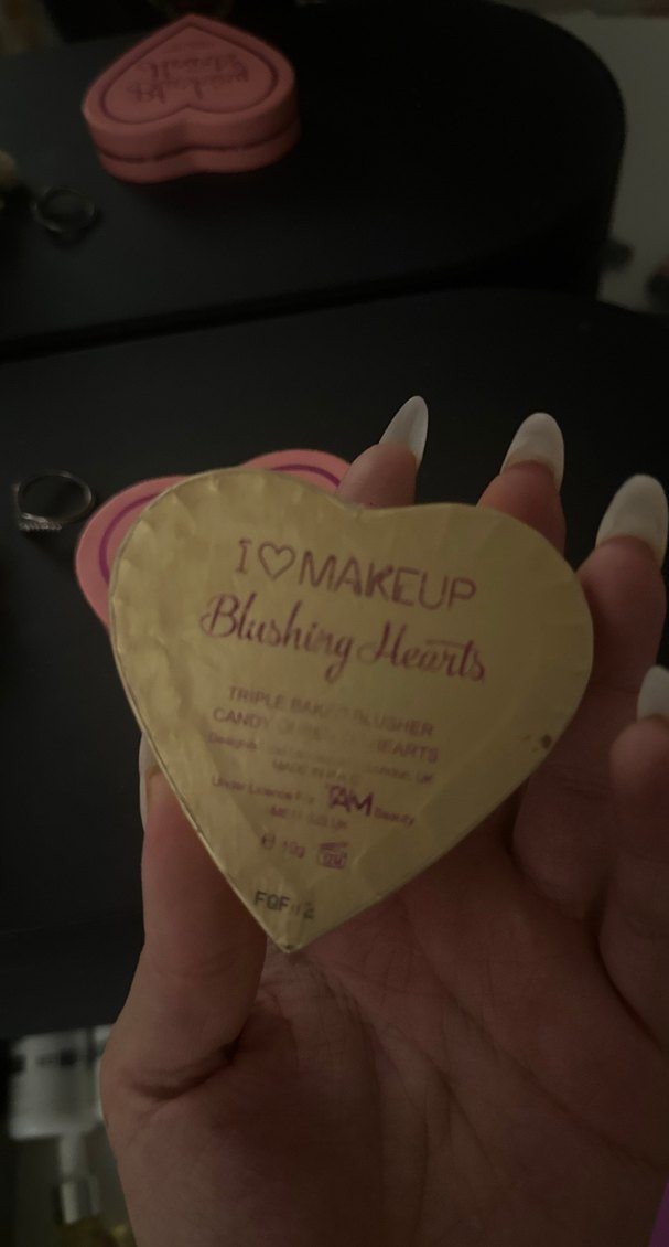 Kalp Şeklinde Parlak Pembe Allık - Görsel 3