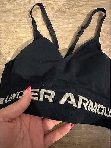 l Beden siyah Renk Under Armour spor südyeni