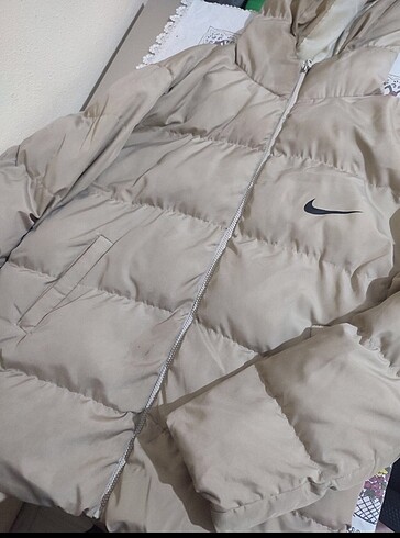 Nike mont