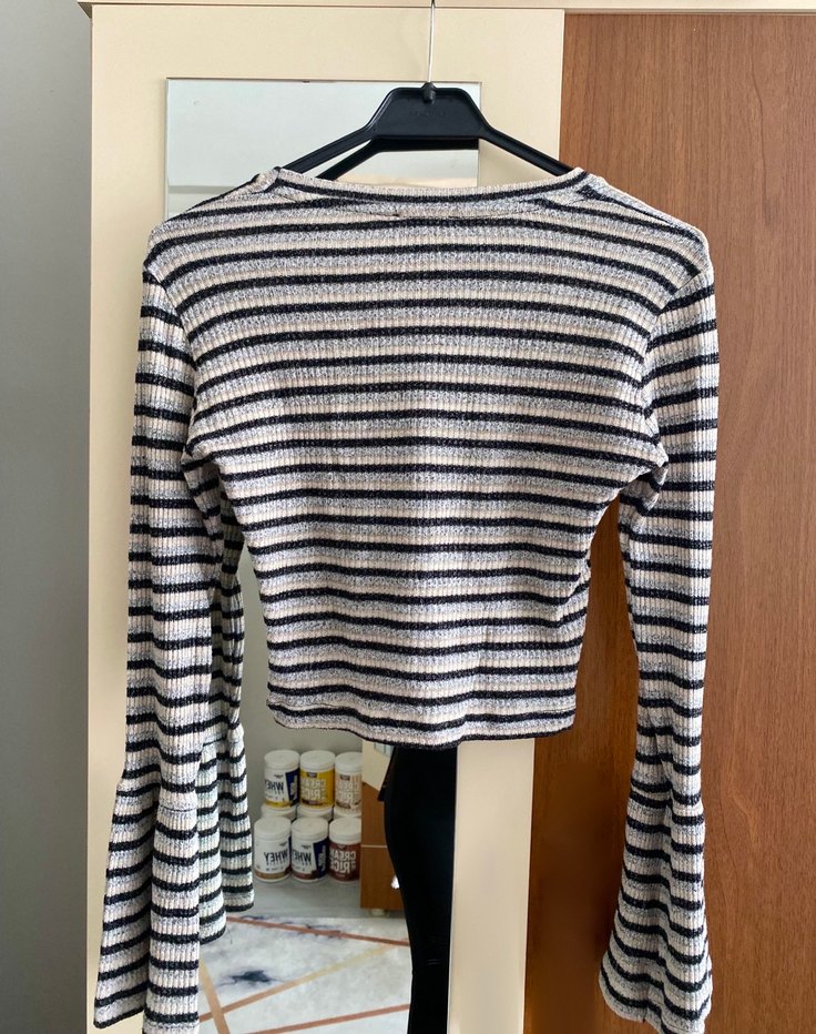 Çizgili crop bluz - Görsel 5