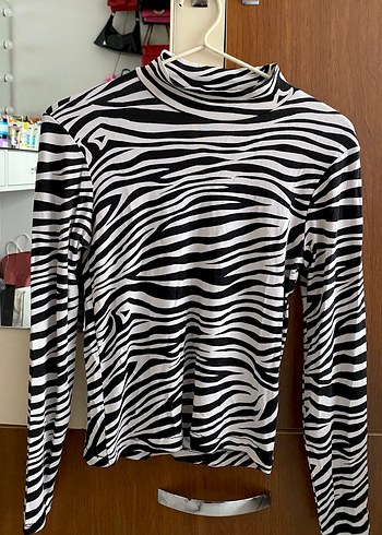 Zebra Desenli Uzun Kollu Bluz - Görsel 4