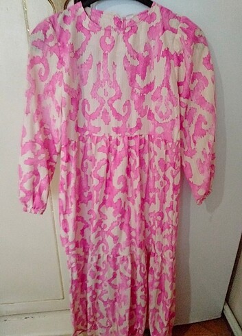 Pembe elbise