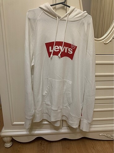 m Beden LEVIS marka orijinal m beden beyaz sweatshirt